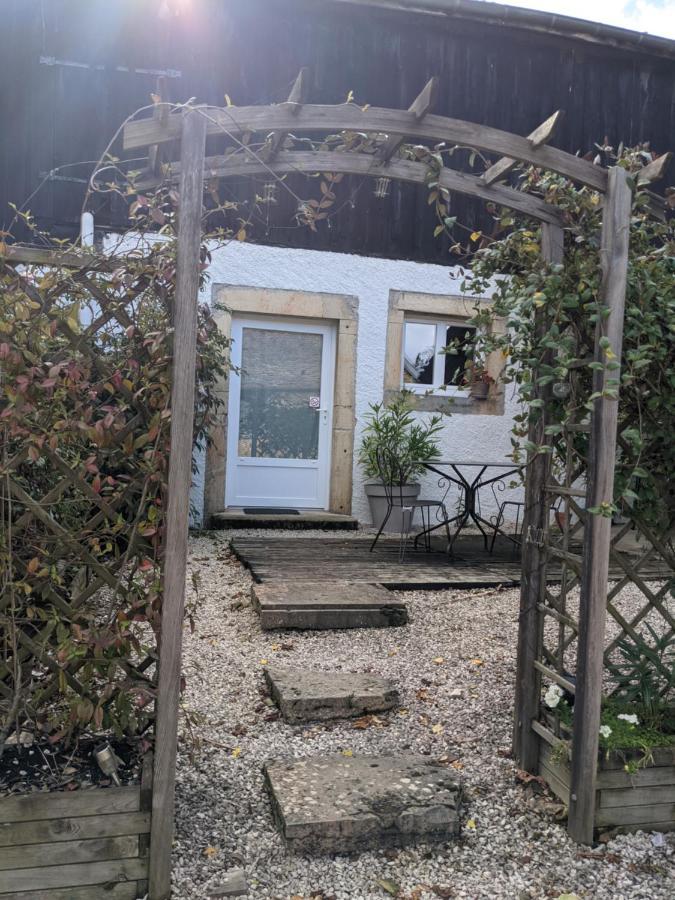 Les Gites De Cour Remond Villers-la-Faye Exterior foto